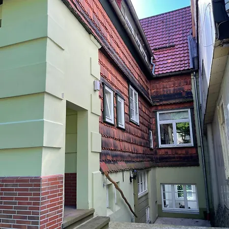 Grosszuegige Souterrainwohnung In Historischer Stadtvilla Im Herzen Zellerfelds *